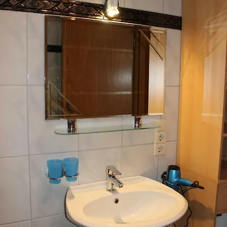 Gastezimmer Elena בית אירוח